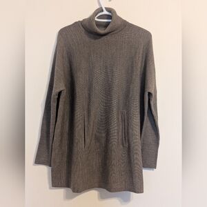 TAHARI Merino Wool Blend Turtleneck Tunic Sweater with Pockets  Oversize  Size M
